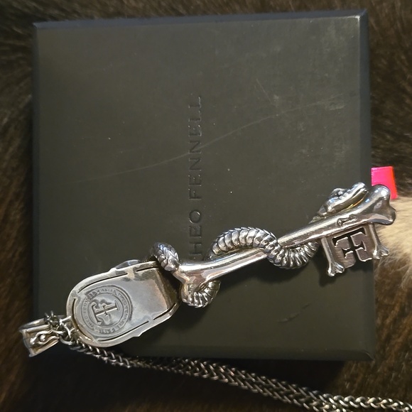 Theo Fennell Skull Necklace - Picture 2 of 2